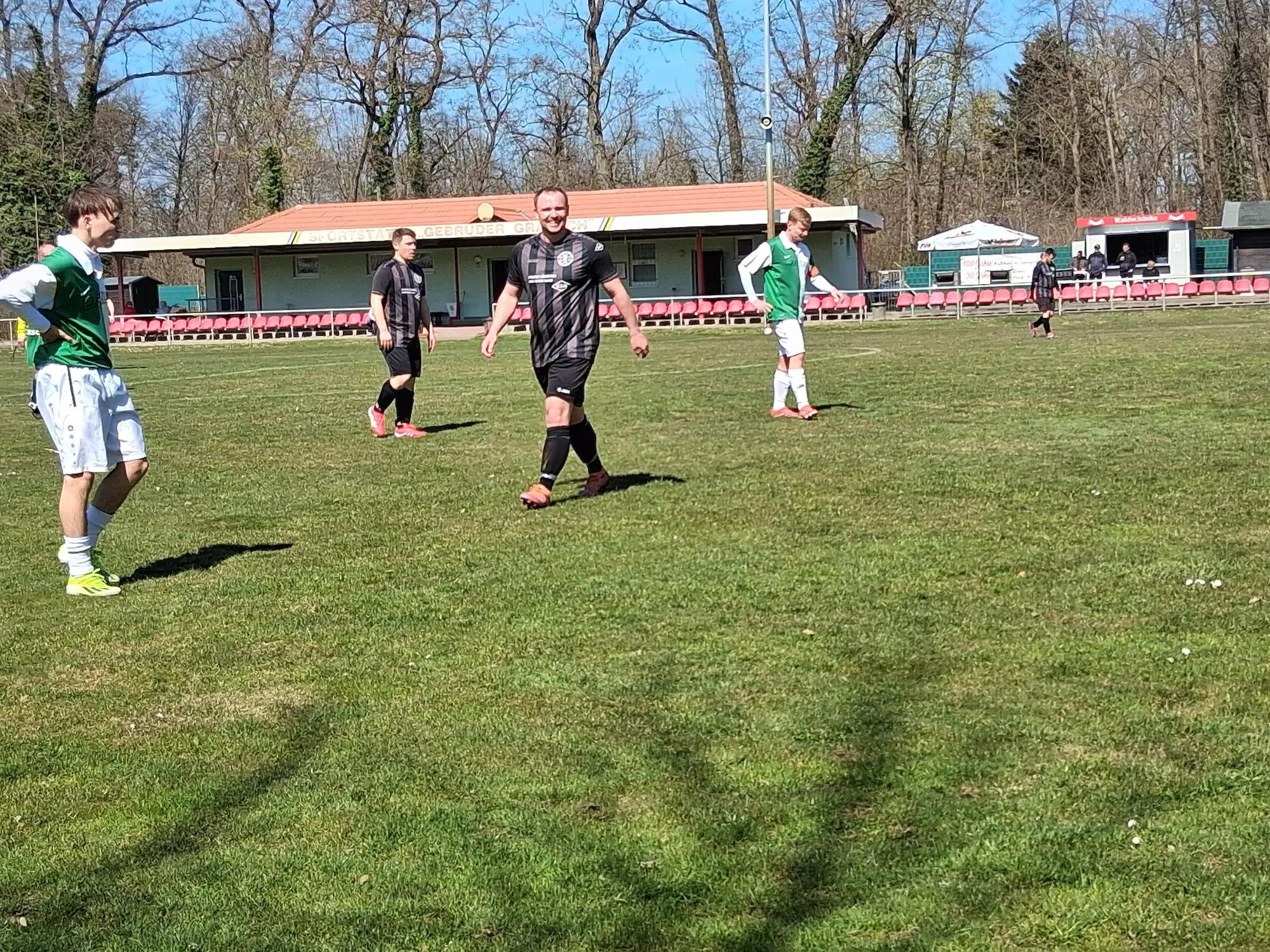 Licht und Schatten beim Doppelheimspiel